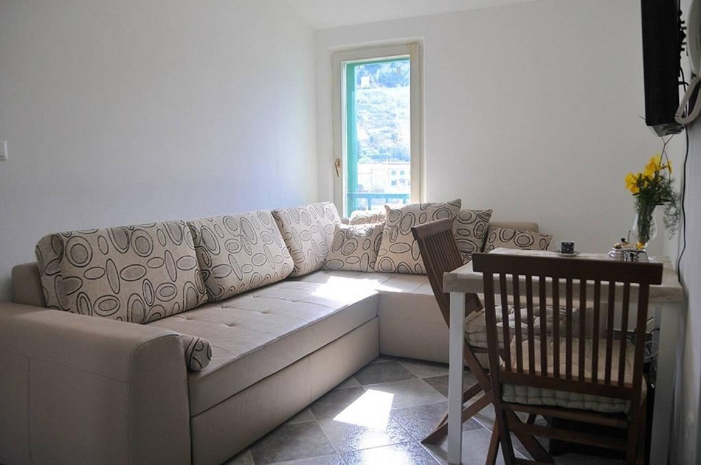 Apartment Stomorska Ngoại thất bức ảnh